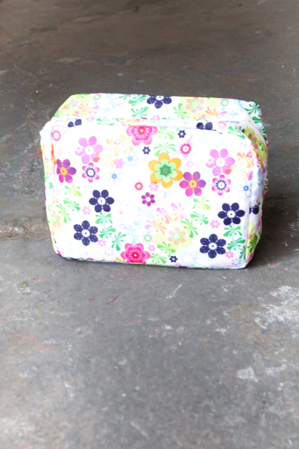 Cream Flower Print Gold Zipper Travel Bag